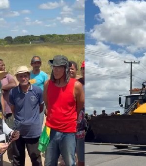 [Vídeo] MST começa a deixar Fazenda Laranjal durante cumprimento de reintegração de posse em Arapiraca