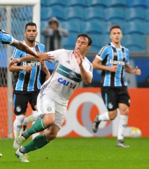 Grêmio vence Coritiba e assume liderança do brasileirão. Sport é o lanterna.