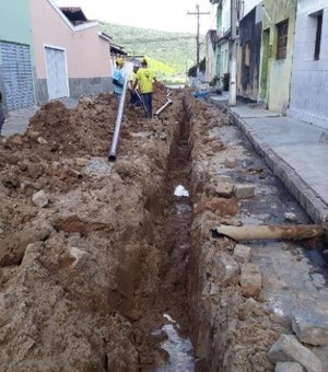 Governo e Casal renovam rede de abastecimento de água de mais de 800 casas no Sertão