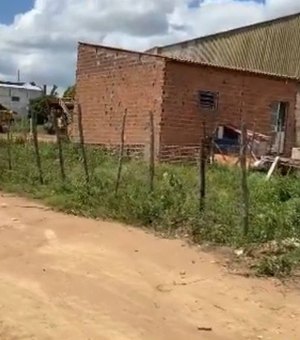 Moradores denunciam fechamento de acessos em loteamento irregular em Arapiraca