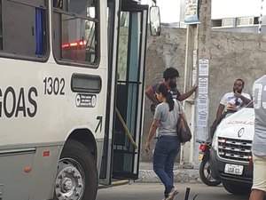 [Vídeo] Idoso é atropelado por ônibus no bairro da Santa Lúcia