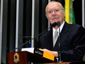 Ex-presidente José Sarney é internado após sofrer queda em casa