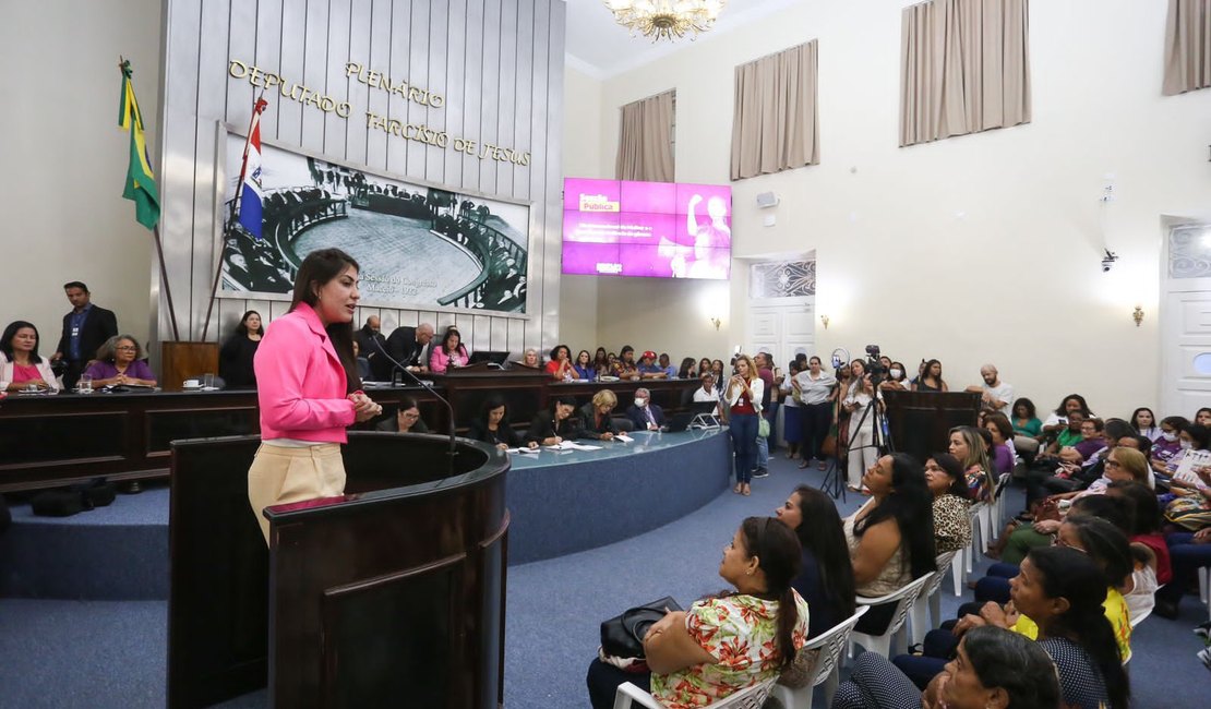 Gabi Gonçalves e Deputadas da Bancada Feminina debatem violência de gênero em Sessão Pública