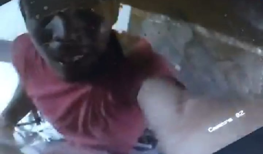 [Vídeo] Homem é flagrado roubando câmeras de segurança de estabelecimentos em Arapiraca