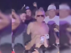 Vídeo: sem camisa em festa, prefeito afirma que “vai comer mais de 20”