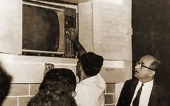 Governador Luiz Cavalcante inaugurando televisor público nos primeiros anos da década de 1960