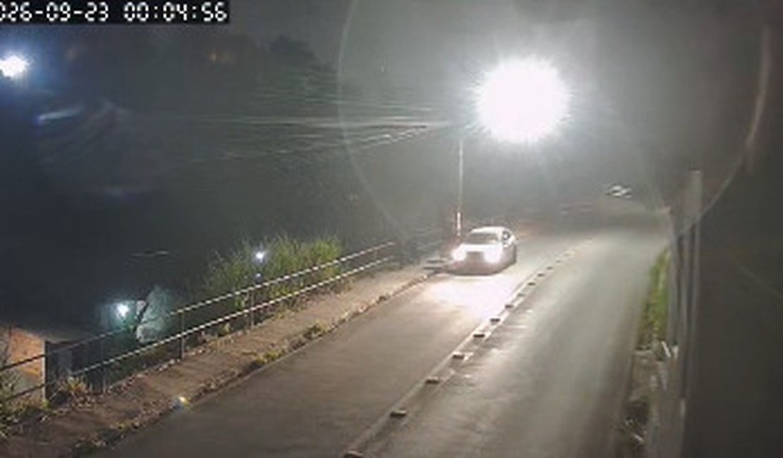 Homens descem de carro e atiram contra grupo no bairro Chã da Jaqueira