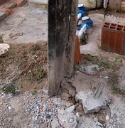 Moradores de São Bento temem que poste danificado desabe sobre casas