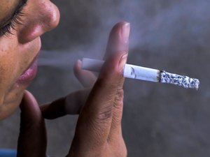 OMS lança campanha para ajudar fumantes a deixar o hábito