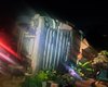 Carreta capota e motorista morre preso às ferragens na BR-316, em Pilar