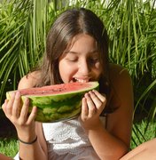 Nutricionista orienta os pais sobre a alimentação dos pequenos no verão