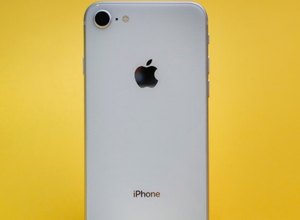 Apple tem queda recorde de quase R$ 1 trilhão em valor de mercado