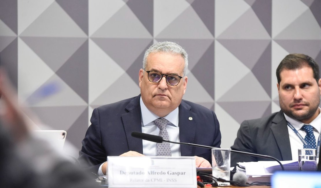 Alfredo Gaspar aponta lavagem bilionária envolvendo aposentados e pensionistas: “É a festa do crime”