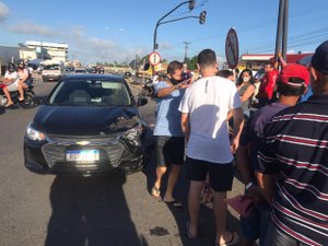 Acidente envolvendo três veículos, deixa duas pessoas feridas na rodovia AL 220, em Arapiraca