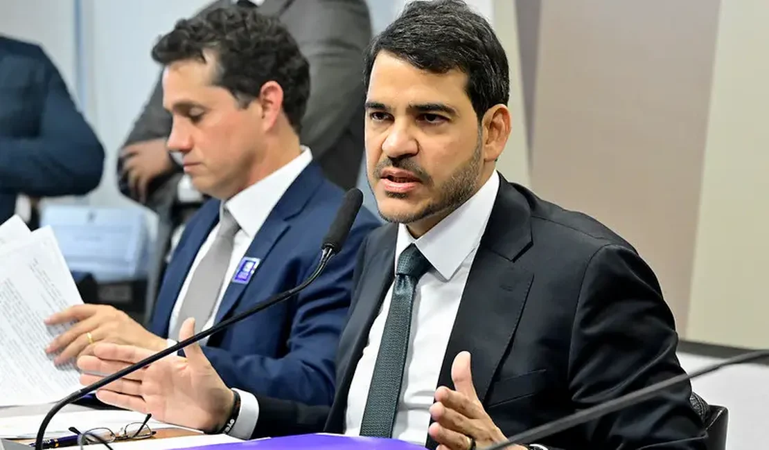 Com 16 votos, comissão do Senado aprova indicação de Messias para ministro do STF