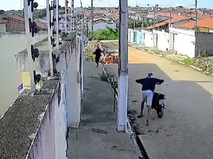 [Vídeo] Câmeras flagram furto à motocicleta no Loteamento Jatobá em Arapiraca