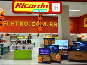Rede Ricardo Eletro fecha 13 lojas em definitivo em Alagoas