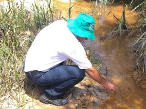 Riacho em Cruz das Almas pode estar contaminado por chorume do antigo lixão