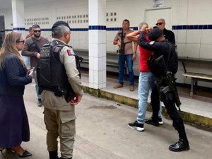 Justiça mantém prisão preventiva de professor suspeito de pedofilia em Murici