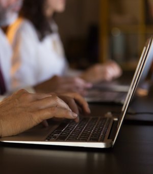 Entre a eficiência e o risco: como o uso indiscriminado de agentes de inteligência artificial pode ameaçar negócios e dados sensíveis