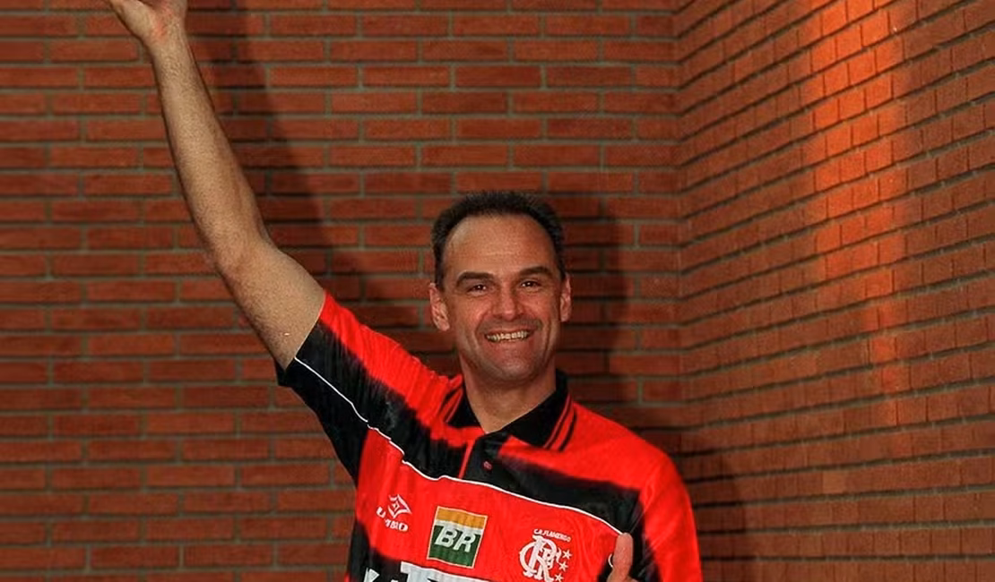 Flamengo aposenta camisa 14 do basquete em homenagem a Oscar Schmidt