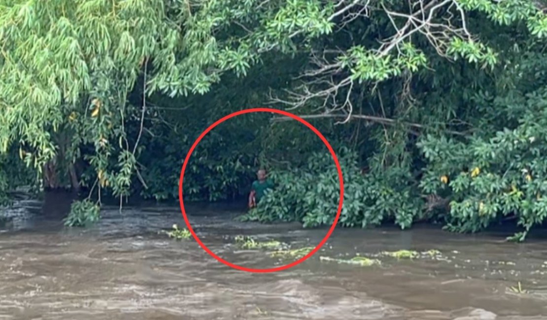 Idoso de 71 anos fica ilhado em Rio Paraíba após ser arrastado pela correnteza