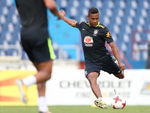 Marcelo é cortado e Alex Sandro convocado por Tite para a Seleção Brasileira