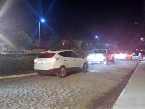[Vídeo] Moradores de condomínio de luxo promovem ‘buzinaço’ em Arapiraca