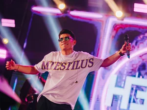 Heytor, o Boyzinho, conquista público em Arapiraca com show elogiado