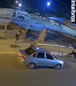 Câmera flagra momento em que homem é assassinado no conjunto Graciliano Ramos