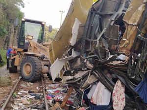 Sobe para 18 o número de mortos em acidente com ônibus de Mata Grande