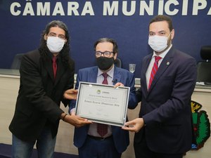 Desembargador Tutmés Airan destaca seu amor por Maceió ao receber título de cidadão honorário