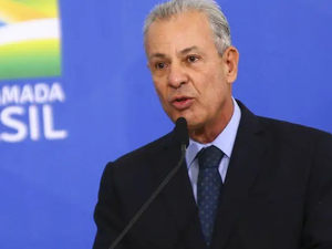 Bento Albuquerque não informou apreensão de joias em carta a sauditas
