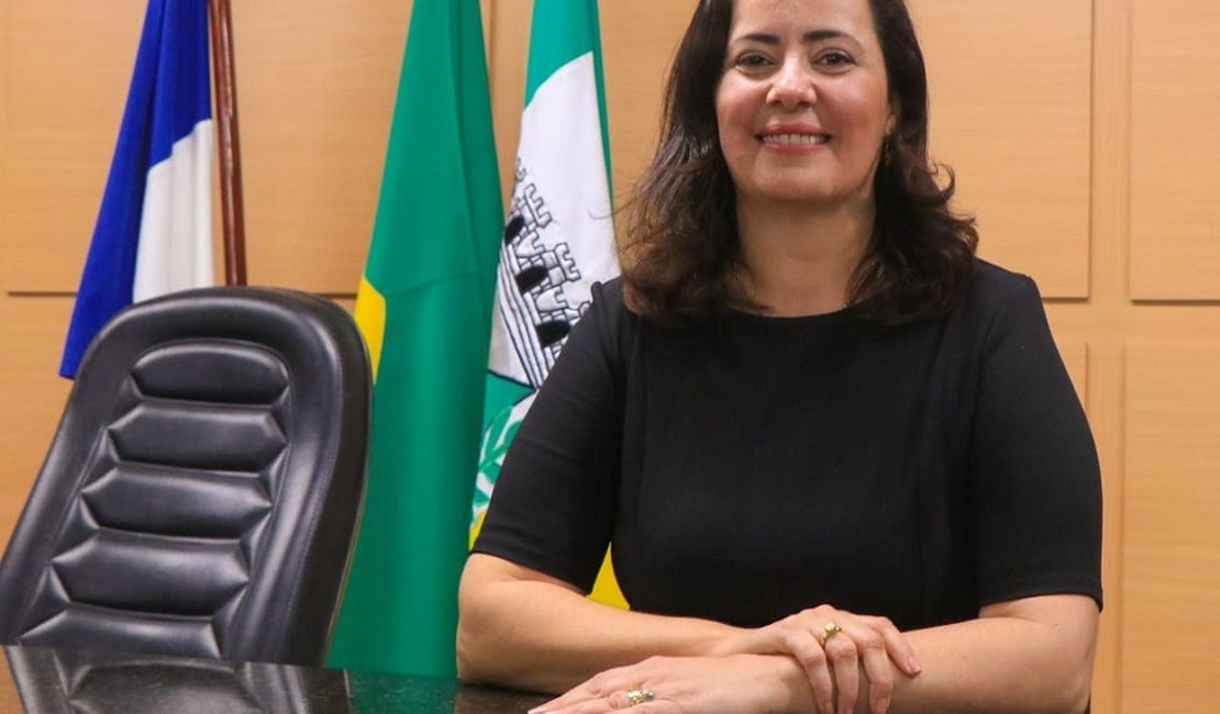 Prefeita de Arapiraca nomeia mais três secretários para compor sua equipe de Governo