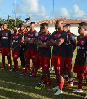 Doriva relaciona 23 jogadores do CRB para duelo em casa contra o Sampaio Corrêa