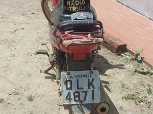 Veículo com registro de roubo é recuperado por militares em Arapiraca
