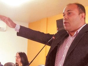 Justiça nega mandado de segurança e Erasmo Dias continua como prefeito