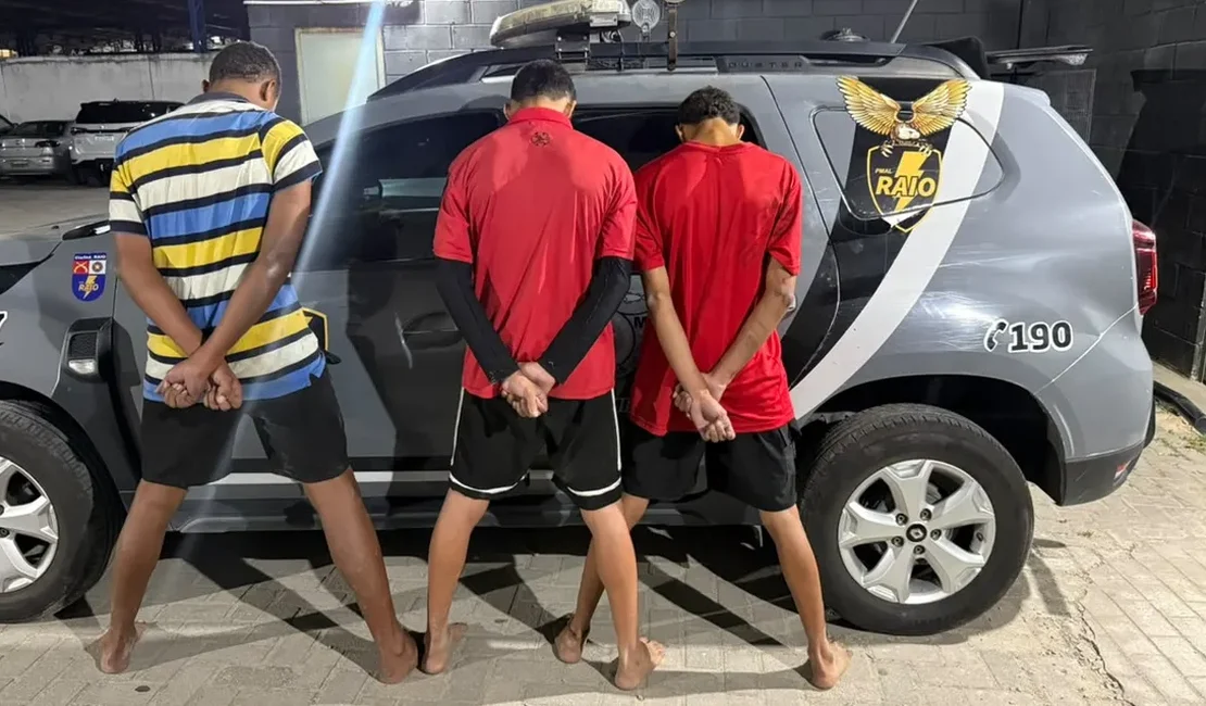 Adolescentes são apreendidos por furto contra turistas na orla de Maceió