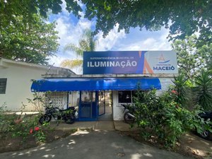 Veja como solicitar reparos em postes ou lâmpadas queimadas em Maceió