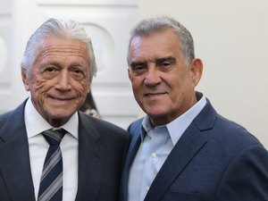 Vice-presidente representa AMA em homenagem a ex-governador Téo Vilela