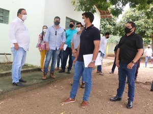 Durante visita a bairros, Luciano Barbosa anuncia recuperação de mais escolas e ampliação das áreas verdes