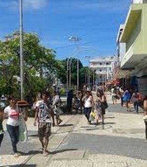 Ação + Centro Novo leva dezenas de serviços gratuitos e atendimentos itinerantes à Praça Bom Conselho nesta terça (18)