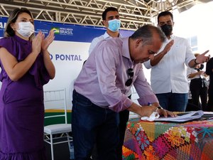 Com presença do ministro Rogério Marinho, JHC entrega 480 apartamentos