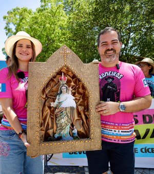 Prefeita Ceci participa da subida ao Horto do Padre Cícero com romeiros de Atalaia