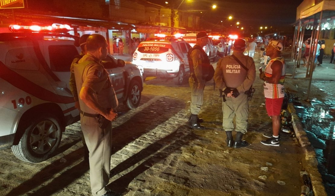 Equipe da PM faz rondas de reforço de segurança nas ruas de Maceió nesta segunda (23)