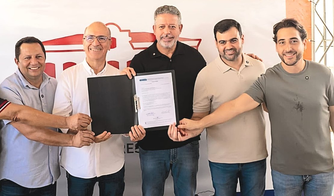 Arthur Lira e Ronaldo Lopes unem forças e deputado leva mais de R$ 7 milhões em obras e equipamentos a Penedo