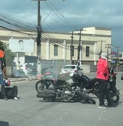 Colisão entre carro e moto deixa homem ferido na Avenida Gustavo Paiva