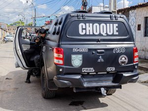 Homem é preso suspeito de roubar celular de gestante dentro de ônibus em Maceió