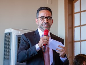 Com Lei Delegada, Paulo Dantas garante piso salarial aos jornalistas