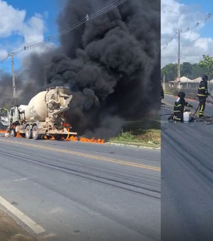 [Vídeo] Caminhão é destruído por incêndio e fumaça cobre local, em Maceió